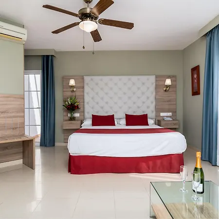 Hotel Arcos 3*