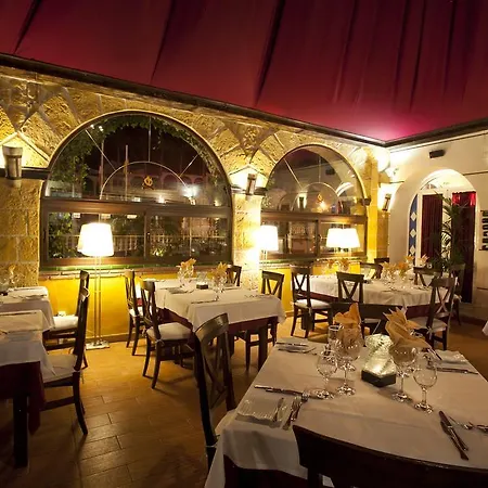 Hotel Arcos 3*